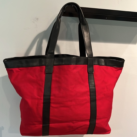 VICTORIAS SECRET LARGE RED OPEN TOTE FRINGES - Picture 3 of 13